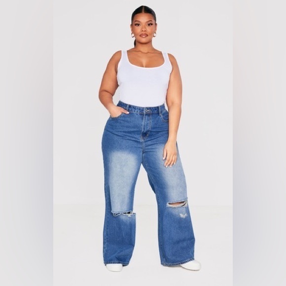 NWT PRETTYLITTLETHING PLUS VINTAGE HIGH WAIST RIPPED KNEE STRAIGHT LEG JEANS 22 - Picture 1 of 10